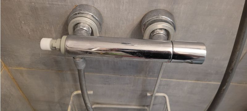 découvrez comment démonter un robinet thermostatique facilement et en toute sécurité. suivez notre guide étape par étape pour effectuer cette tâche comme un pro, que ce soit pour le remplacement ou l'entretien de votre installation de chauffage.