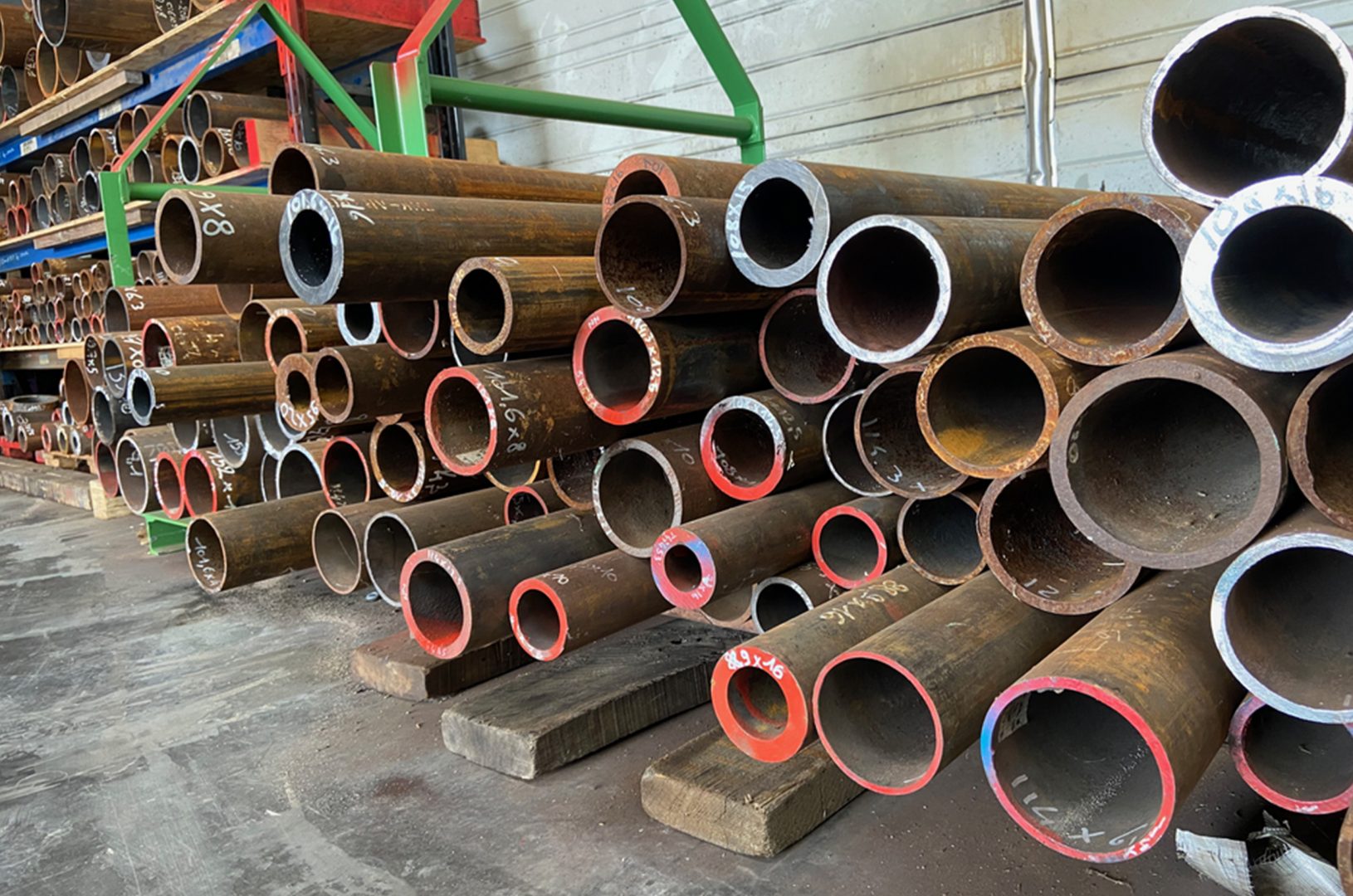 découvrez notre tube en acier noir conçu spécialement pour les systèmes de chauffage. robuste et durable, il assure une excellente conductivité thermique tout en s'intégrant parfaitement à votre installation. idéal pour les projets de plomberie et de chauffage, choisissez la qualité pour optimiser vos performances énergétiques.