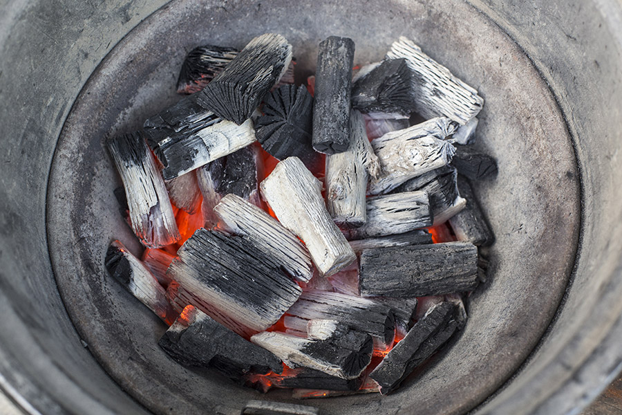 découvrez notre guide sur le chauffage à briquettes de charbon, une solution efficace et économique pour garder votre maison au chaud. apprenez comment choisir les meilleures briquettes, optimiser leur utilisation et profiter d'un chauffage durable tout en réduisant votre empreinte carbone.