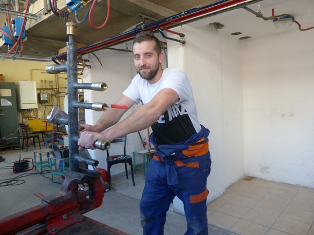 découvrez notre service de cpf chauffagiste, spécialisé dans l'installation et l'entretien de systèmes de chauffage. profitez de notre expertise pour optimiser votre confort thermique tout en respectant les normes écologiques. contactez-nous pour un devis personnalisé et bénéficiez des avantages de la formation professionnelle continue.