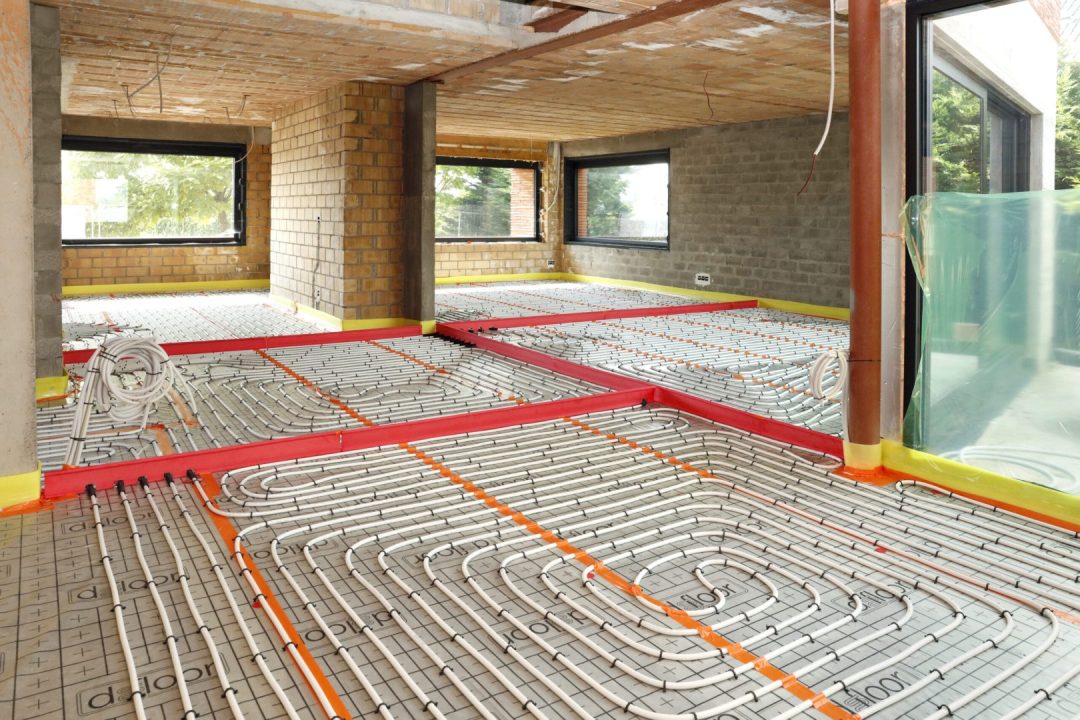 découvrez comment améliorer le rendement de votre chape isolante pour chauffage au sol et optimiser le confort thermique de votre habitat tout en réduisant vos dépenses énergétiques.